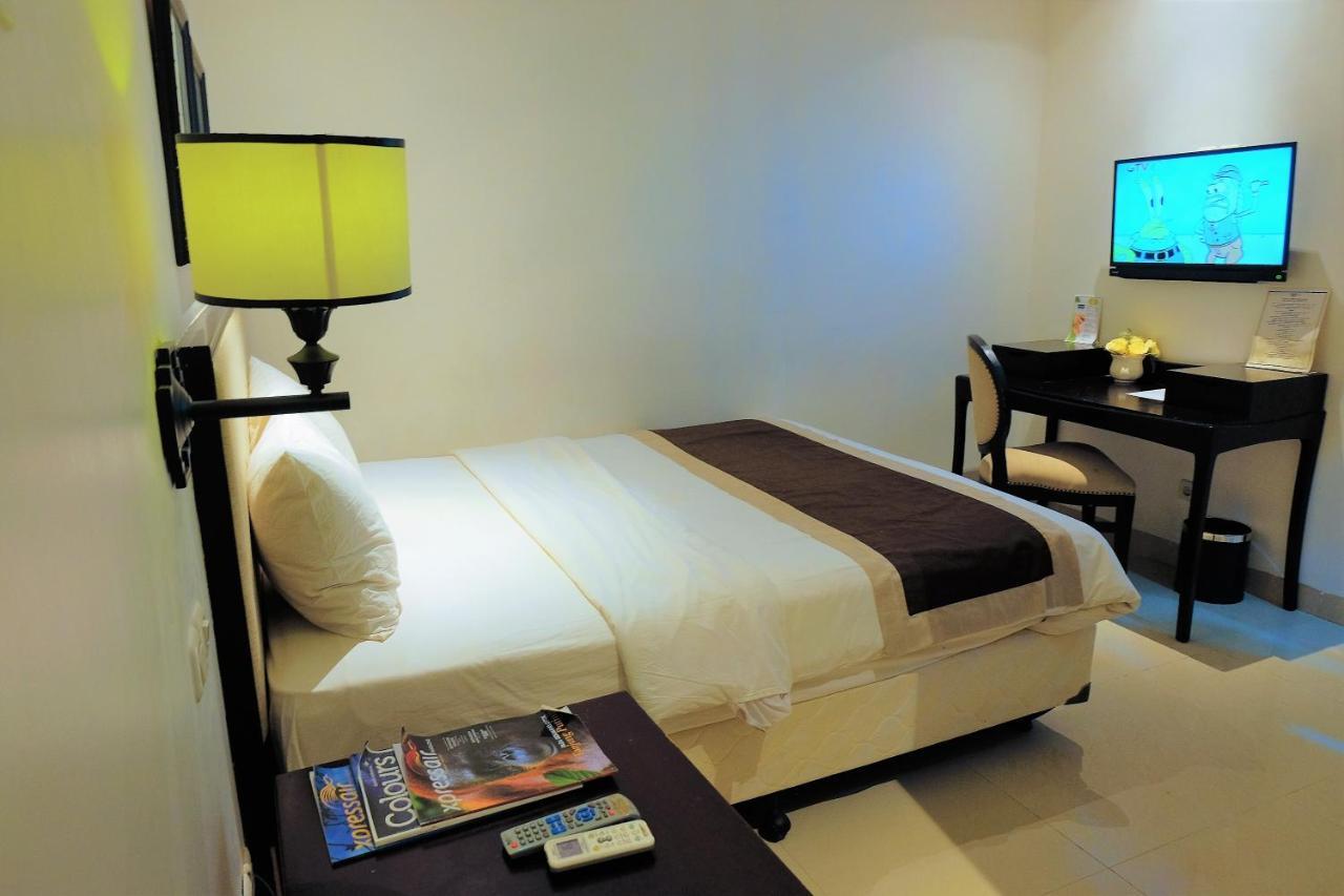 M Hotel Sorong Extérieur photo