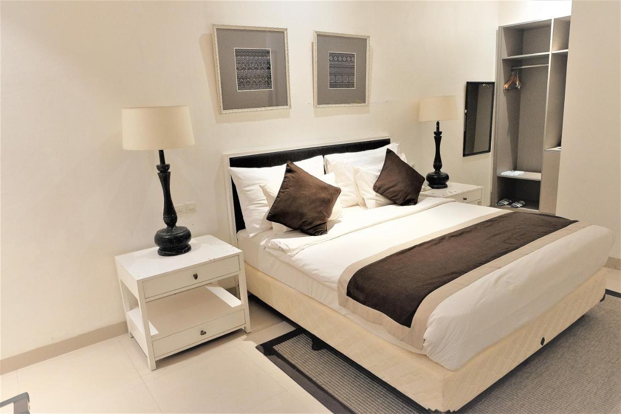 M Hotel Sorong Extérieur photo