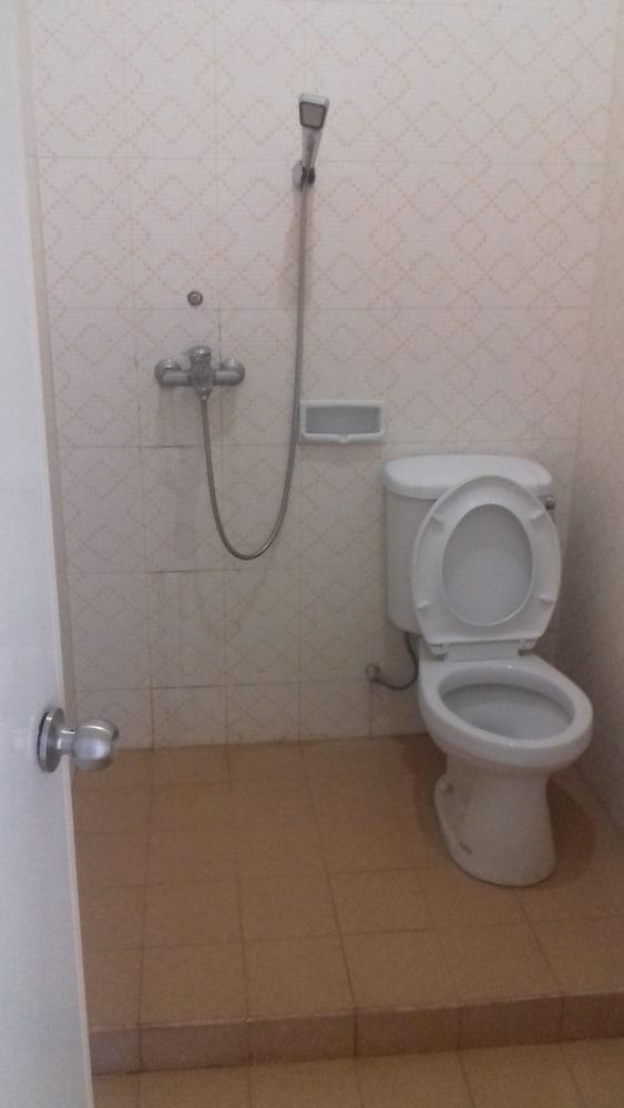 M Hotel Sorong Extérieur photo