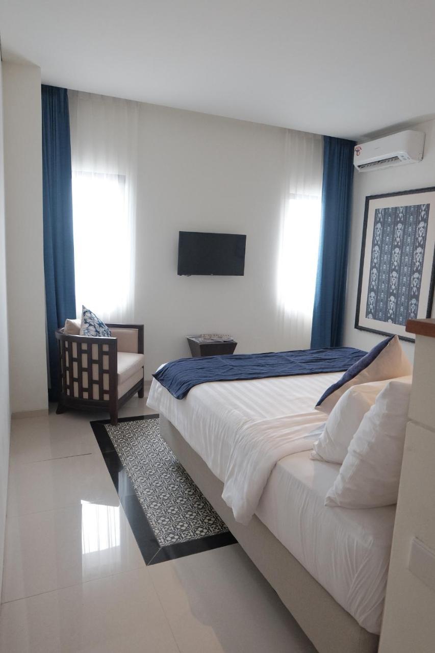 M Hotel Sorong Extérieur photo