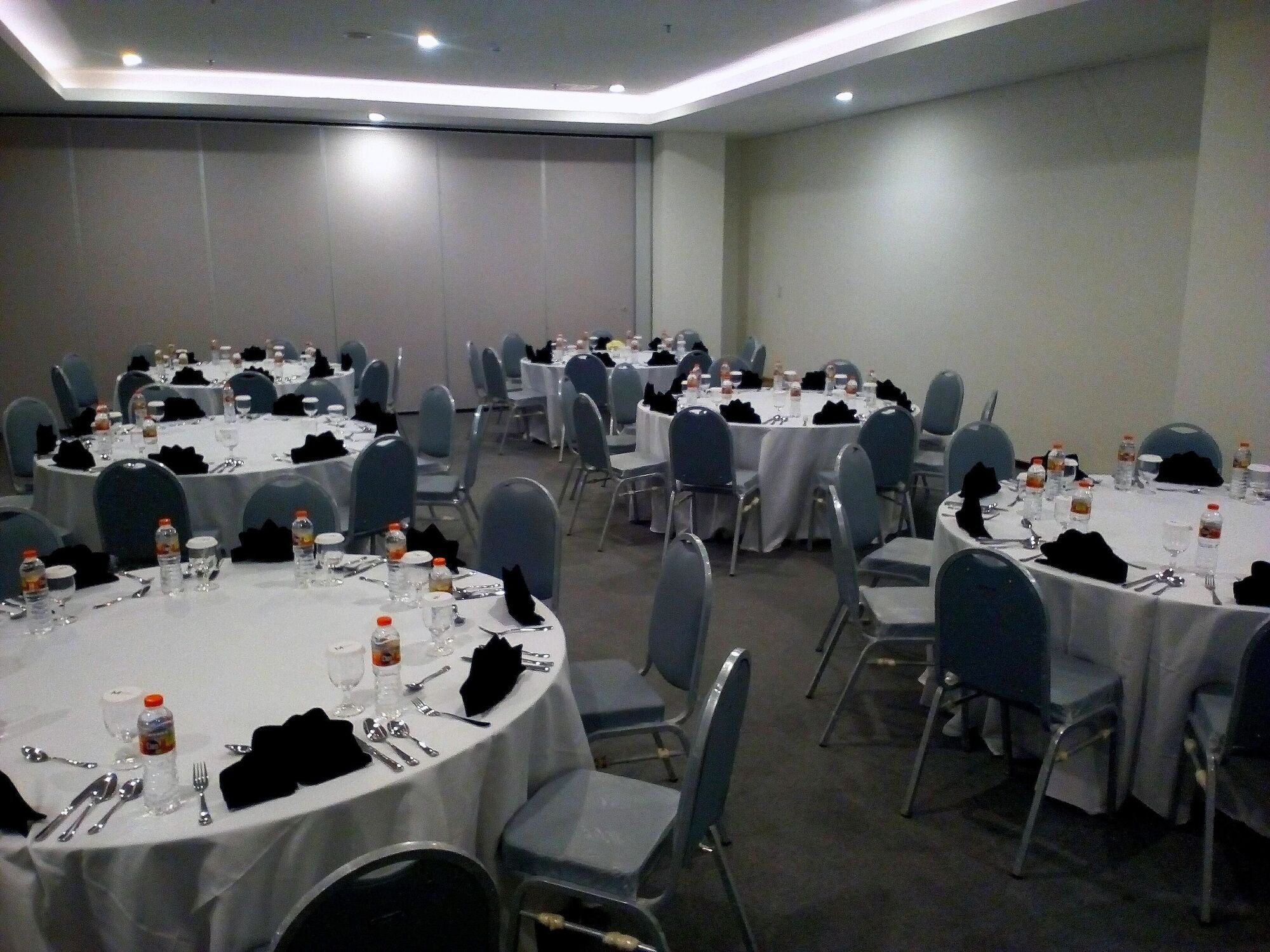 M Hotel Sorong Extérieur photo