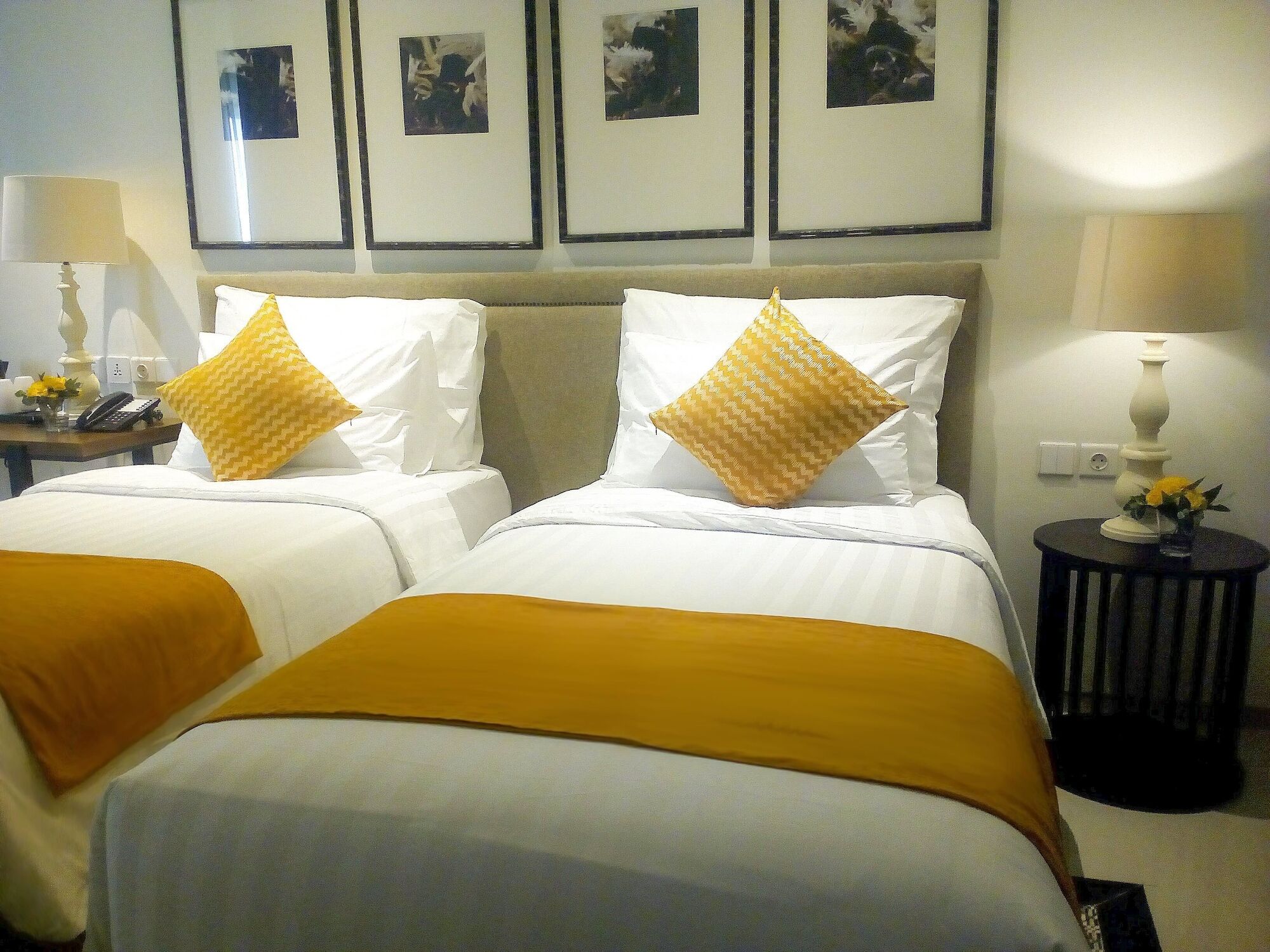 M Hotel Sorong Extérieur photo